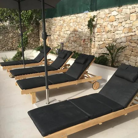 Villa Lorena Sutivan